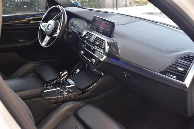 Photo of 2021 Alpine White BMW X4 M