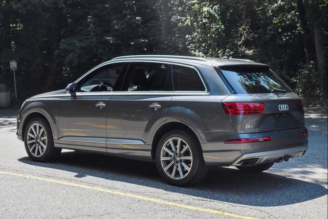 Photo of 2019 Grey Audi Q7
