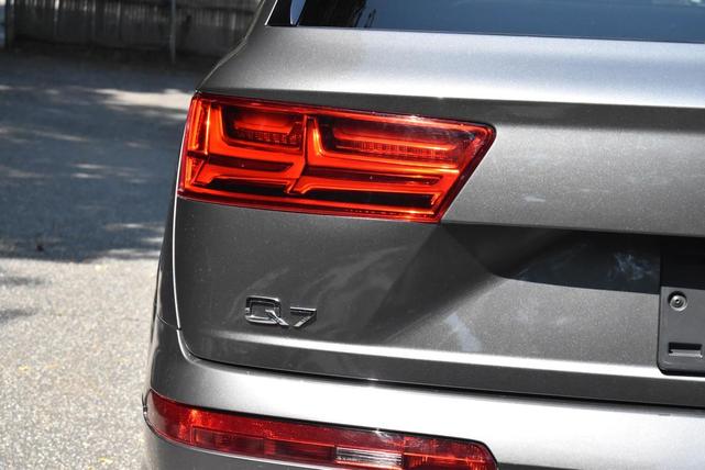 Photo of 2019 Grey Audi Q7