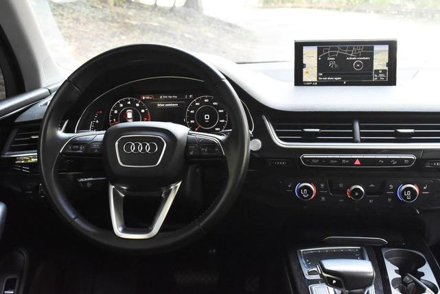 Photo of 2019 Grey Audi Q7