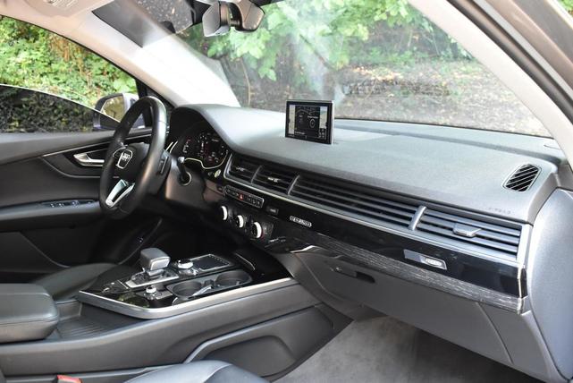 Photo of 2019 Grey Audi Q7