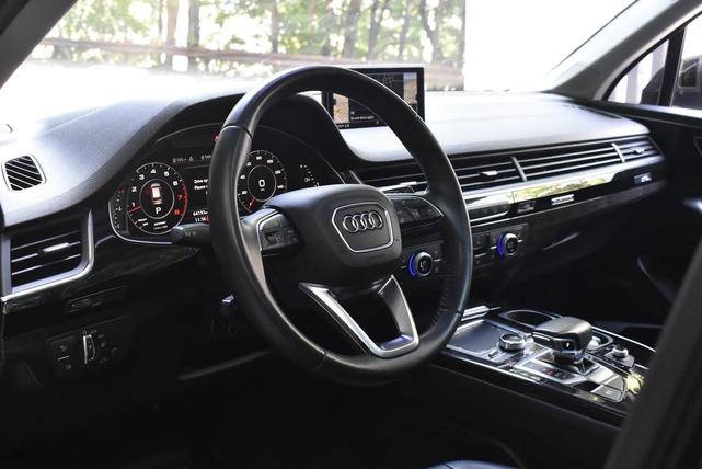 Photo of 2019 Grey Audi Q7