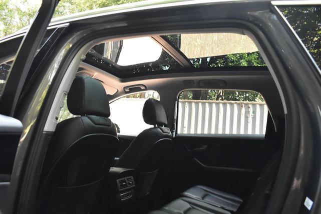 Photo of 2019 Grey Audi Q7