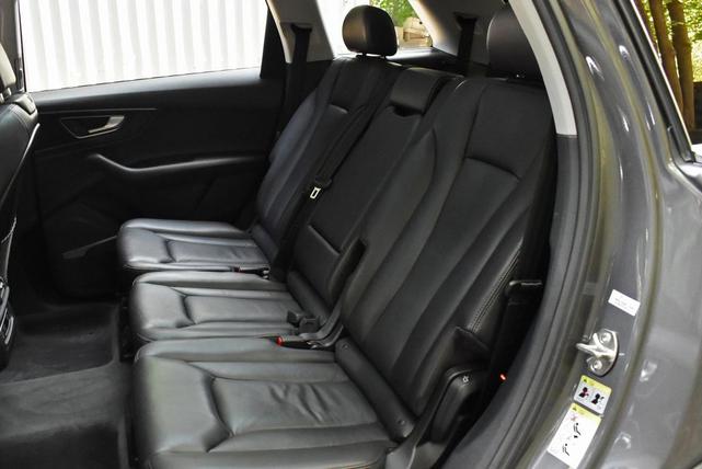 Photo of 2019 Grey Audi Q7