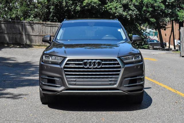 Photo of 2019 Grey Audi Q7