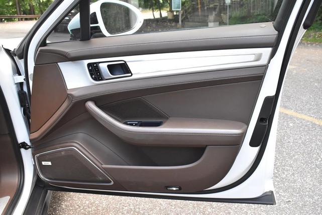 Photo of 2021 White Porsche Panamera