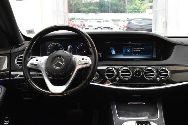 Photo of 2018 Silver Mercedes-Benz S-Class