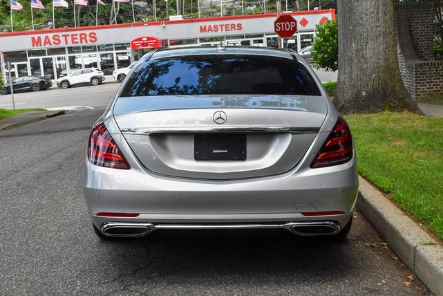 Photo of 2018 Silver Mercedes-Benz S-Class