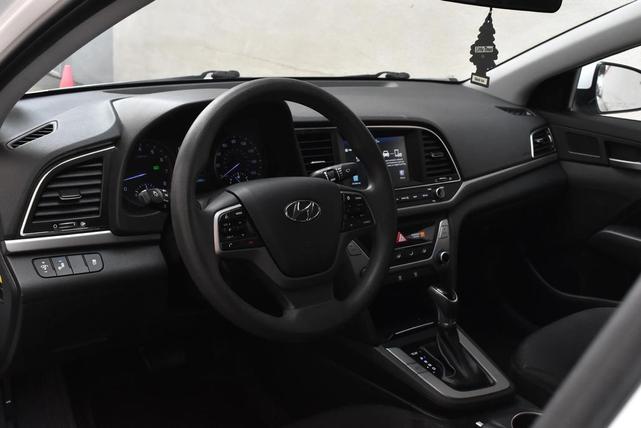 Photo of 2018 Quartz White Pearl Hyundai ELANTRA
