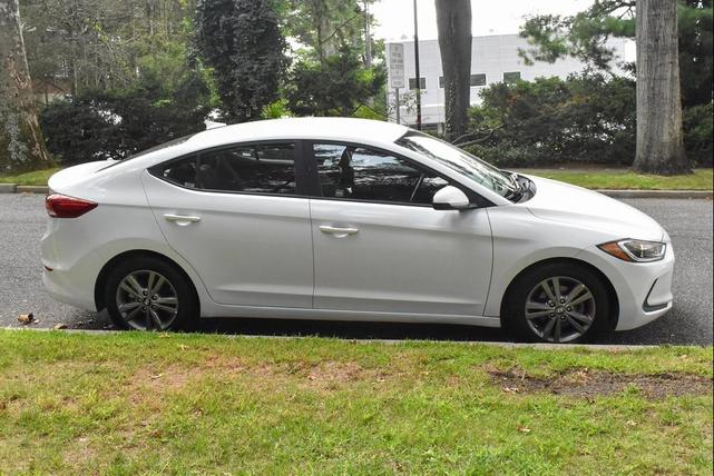 Photo of 2018 Quartz White Pearl Hyundai ELANTRA