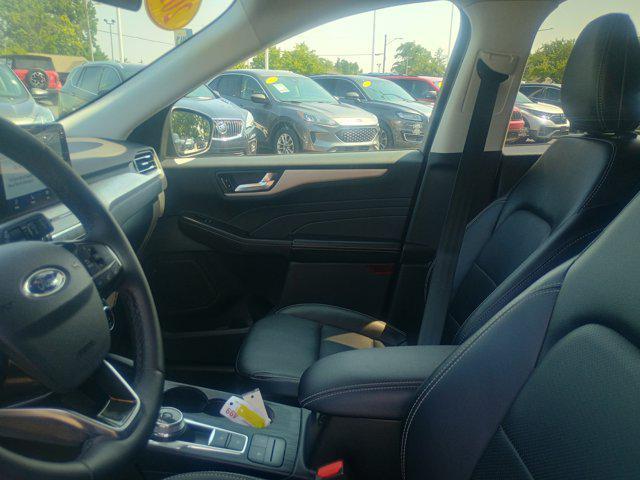 Photo of 2022 Agate Black Metallic Ford Escape