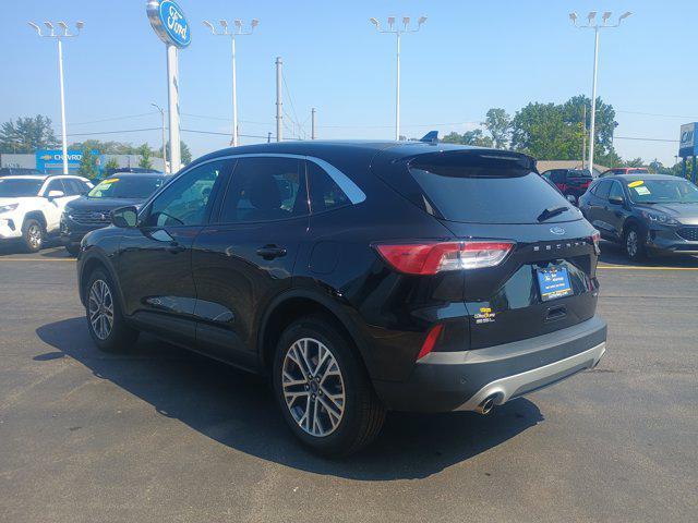 Photo of 2022 Agate Black Metallic Ford Escape