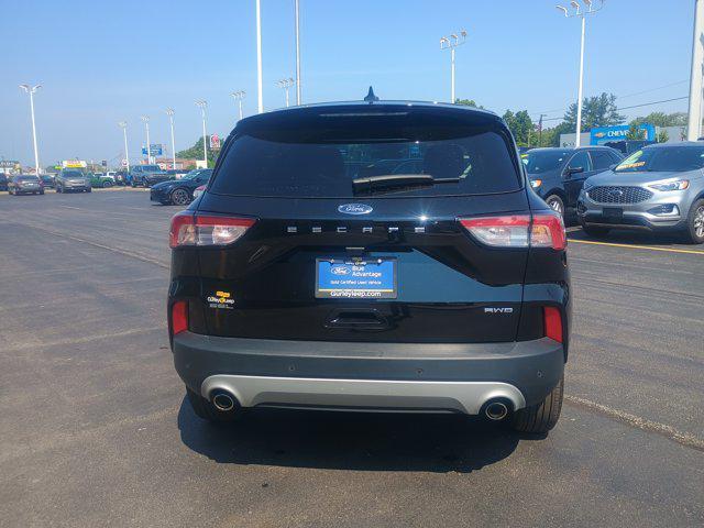 Photo of 2022 Agate Black Metallic Ford Escape