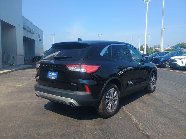 Photo of 2022 Agate Black Metallic Ford Escape