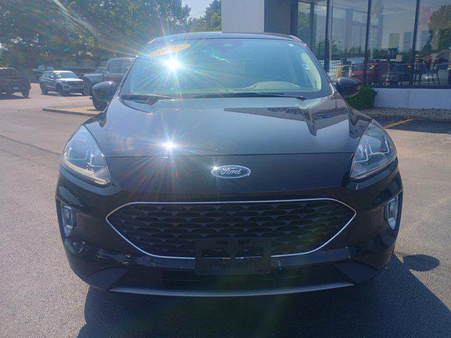 Photo of 2022 Agate Black Metallic Ford Escape