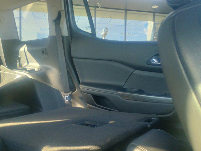 Photo of 2023 Summit White GMC Acadia
