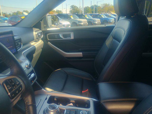Photo of 2022 Agate Black Metallic Ford Explorer