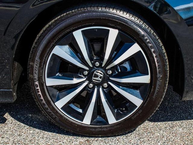 Photo of 2024 Crystal Black Pearl Honda Civic