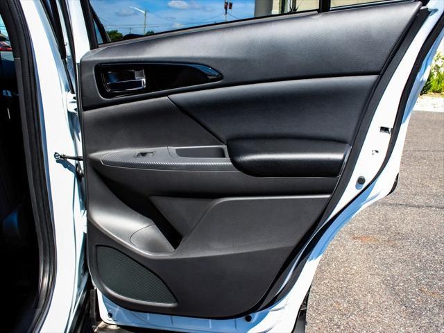 Photo of 2025 White Diamond Mitsubishi Eclipse Cross