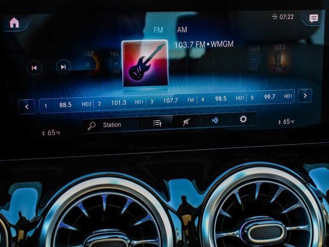 Photo of 2022 Polar White Mercedes-Benz GLA 250