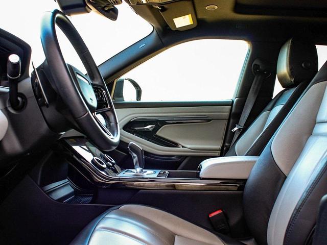 Photo of 2023 Fuji White Land Rover Range Rover Evoque