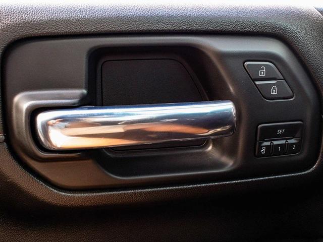 Photo of 2023 Summit White Chevrolet Silverado 2500