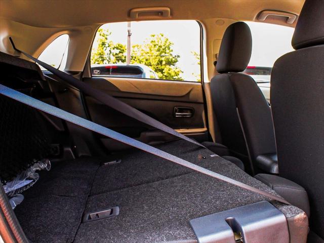 Photo of 2025 Mercury Gray Metallic Mitsubishi Outlander Sport