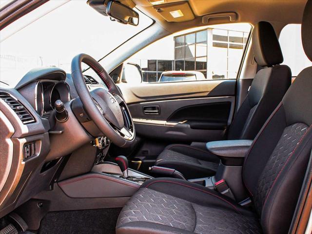 Photo of 2025 Mercury Gray Metallic Mitsubishi Outlander Sport