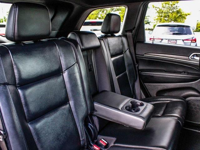 Photo of 2021 Walnut Brown Metallic Clearcoat Jeep Grand Cherokee