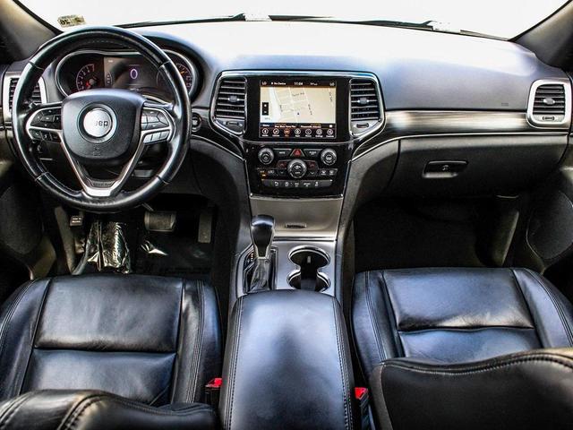 Photo of 2021 Walnut Brown Metallic Clearcoat Jeep Grand Cherokee