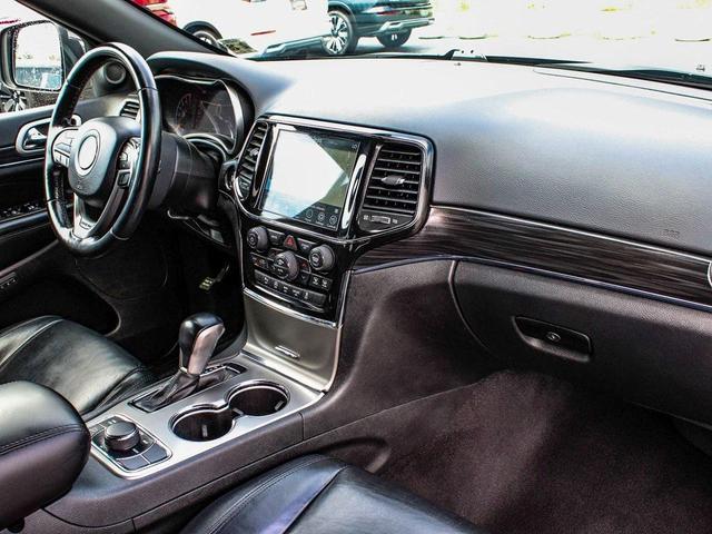 Photo of 2021 Walnut Brown Metallic Clearcoat Jeep Grand Cherokee