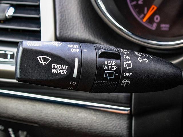 Photo of 2021 Walnut Brown Metallic Clearcoat Jeep Grand Cherokee