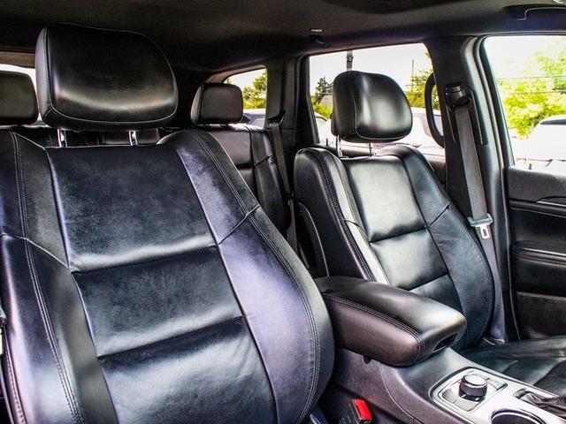 Photo of 2021 Walnut Brown Metallic Clearcoat Jeep Grand Cherokee