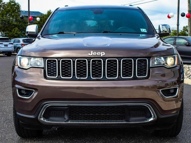 Photo of 2021 Walnut Brown Metallic Clearcoat Jeep Grand Cherokee