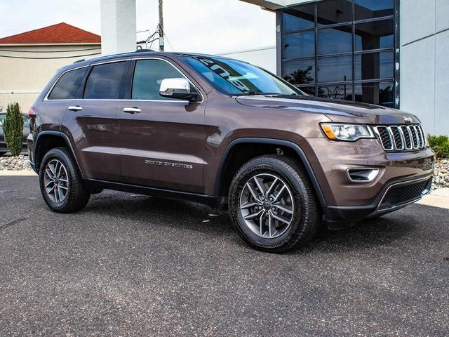 Photo of 2021 Walnut Brown Metallic Clearcoat Jeep Grand Cherokee