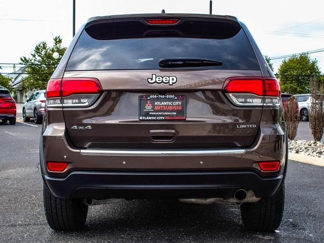 Photo of 2021 Walnut Brown Metallic Clearcoat Jeep Grand Cherokee