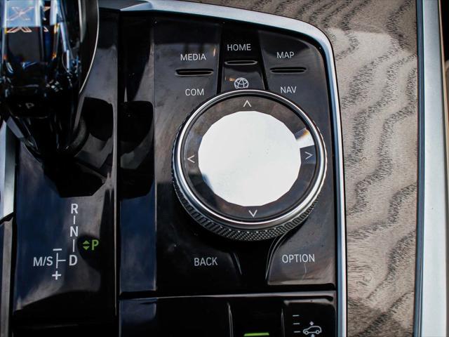Photo of 2022 Alpine White BMW X7