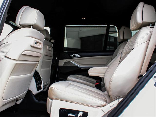 Photo of 2022 Alpine White BMW X7