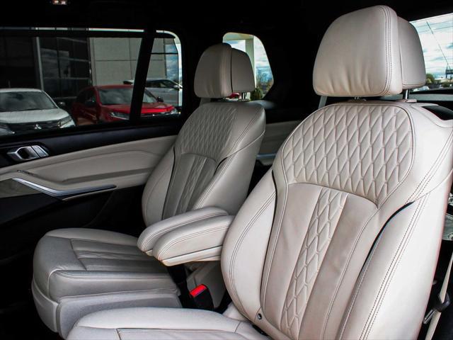 Photo of 2022 Alpine White BMW X7