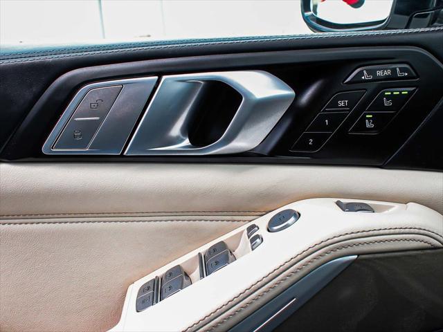 Photo of 2022 Alpine White BMW X7