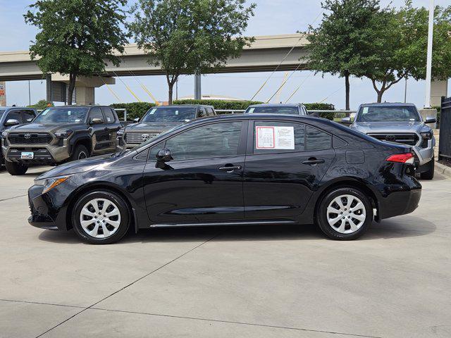 Photo of 2025 Midnight Black Metallic Toyota Corolla