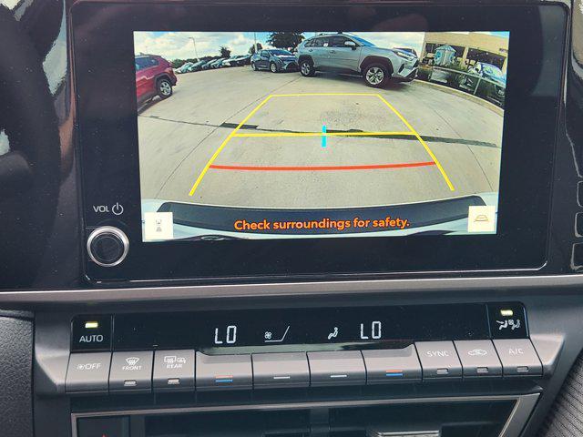 Photo of 2025 Ice Cap Toyota Camry