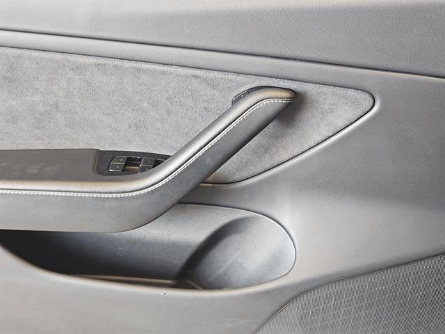 Photo of 2020 Solid Black Tesla Model 3