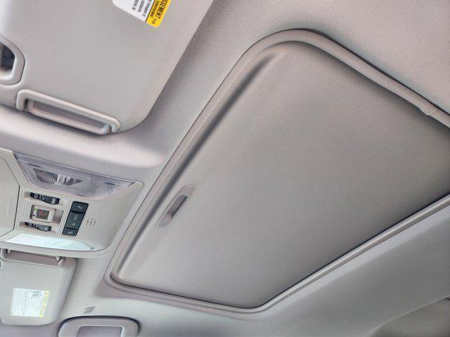 Photo of 2025 Ice Cap Toyota RAV4