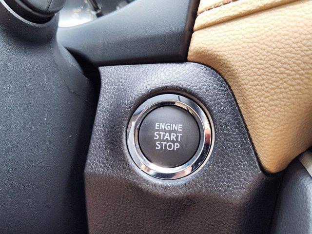 Photo of 2025 Ice Cap Toyota RAV4
