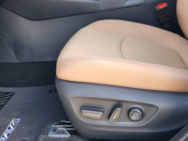 Photo of 2025 Ice Cap Toyota RAV4