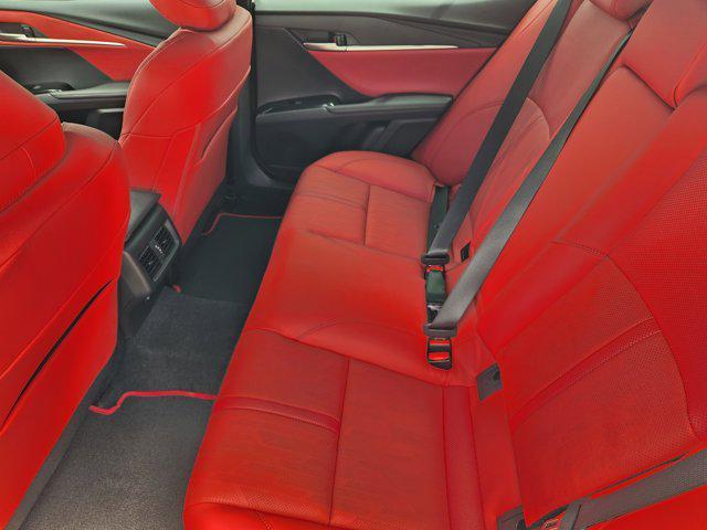Photo of 2025 Wind Chill Pearl Toyota Camry