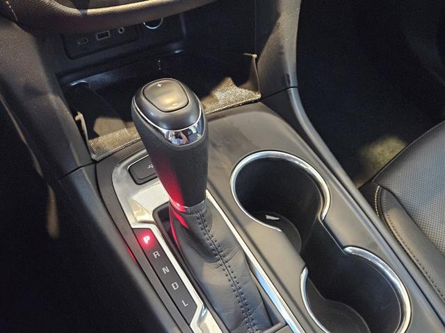 Photo of 2020 Summit White Chevrolet Equinox