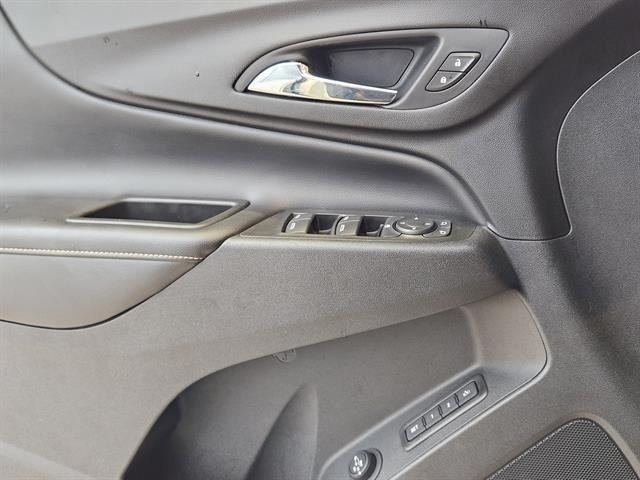 Photo of 2020 Summit White Chevrolet Equinox
