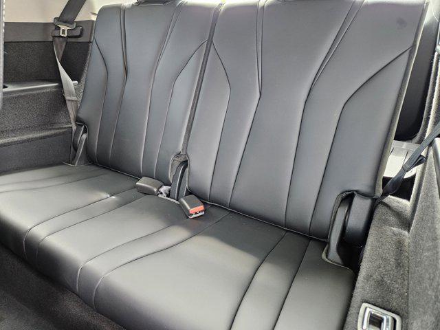 Photo of 2025 Lunar Silver Metallic Acura MDX